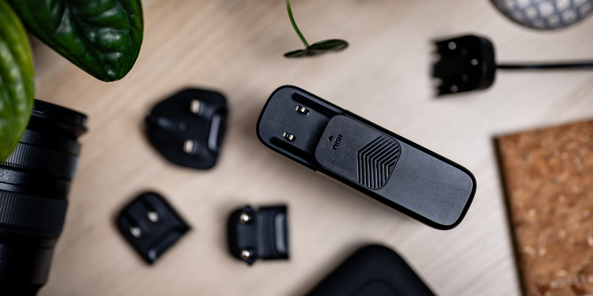 Ładowarka sieciowa z zestawem adapterów Newell GaN Tech T-power 140 W